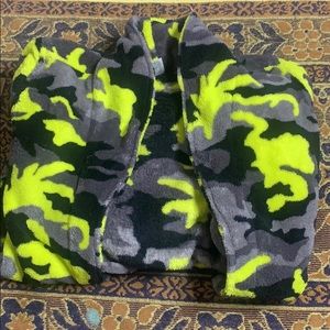 black gray and neon yellow camo rob